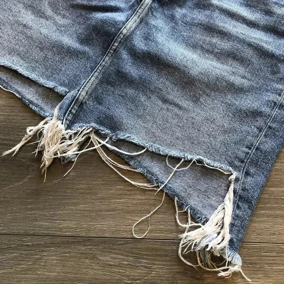 H&M Divided Distressed Jean Denim Raw Hem Skirt Womens Size 10 - Picture 3 of 7